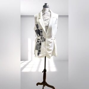 Adjustable sleeves top